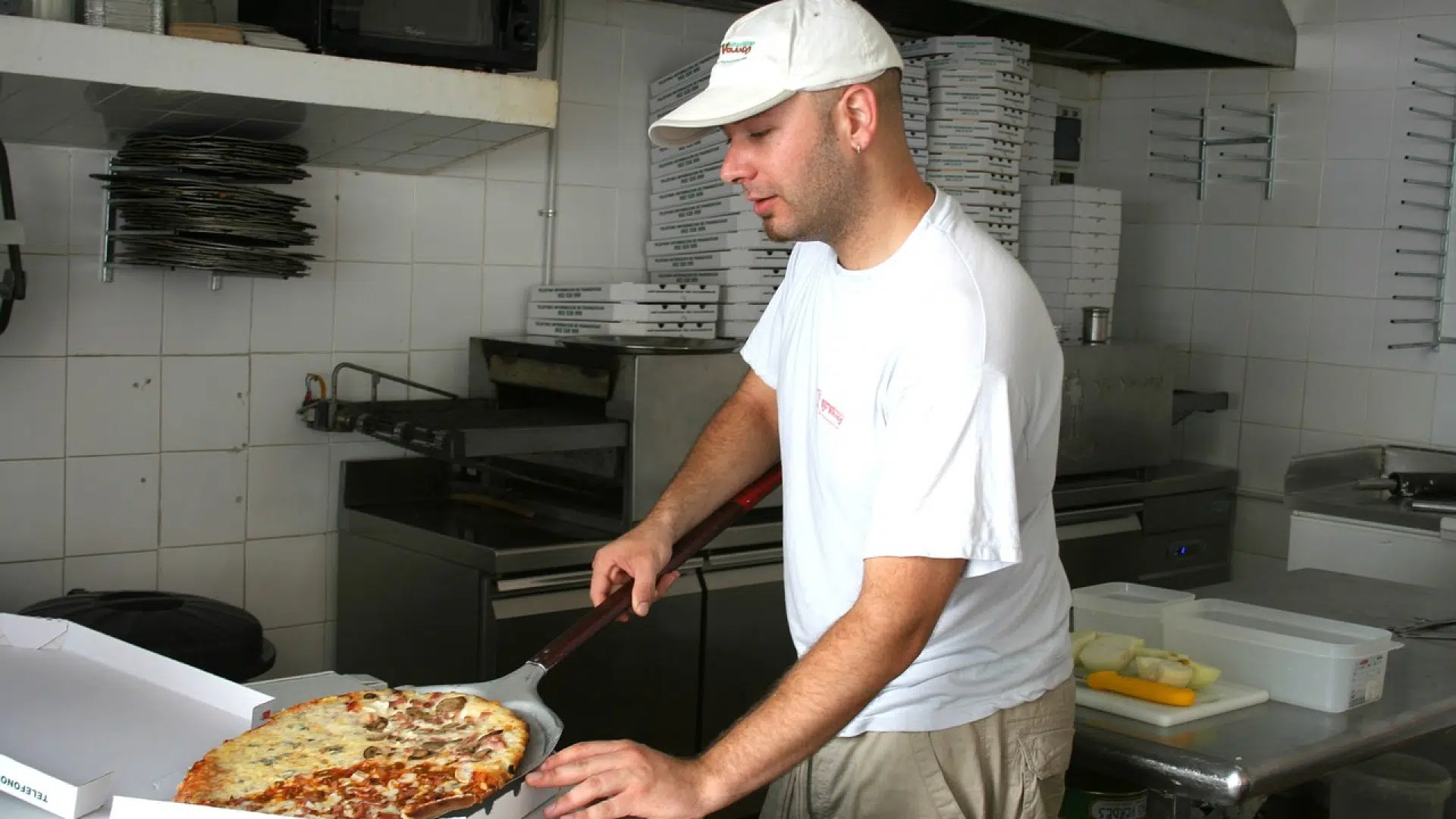 Restaurateurs : comment choisir votre meuble à pizza à roulette ?